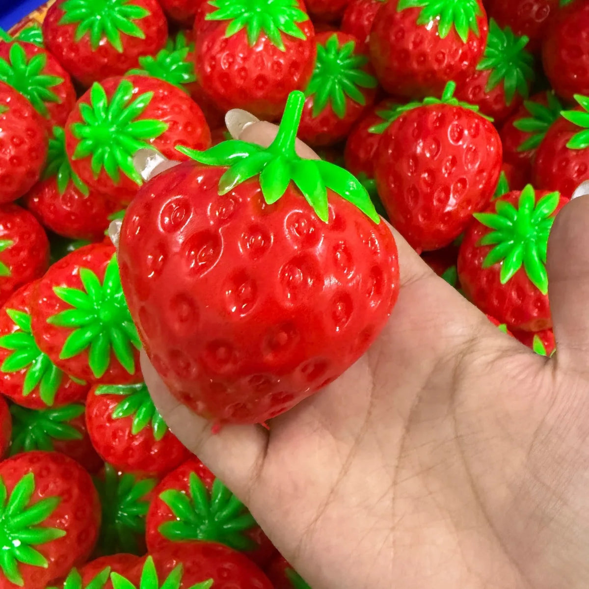 New Crunchy Strawberry Fruit Squishy