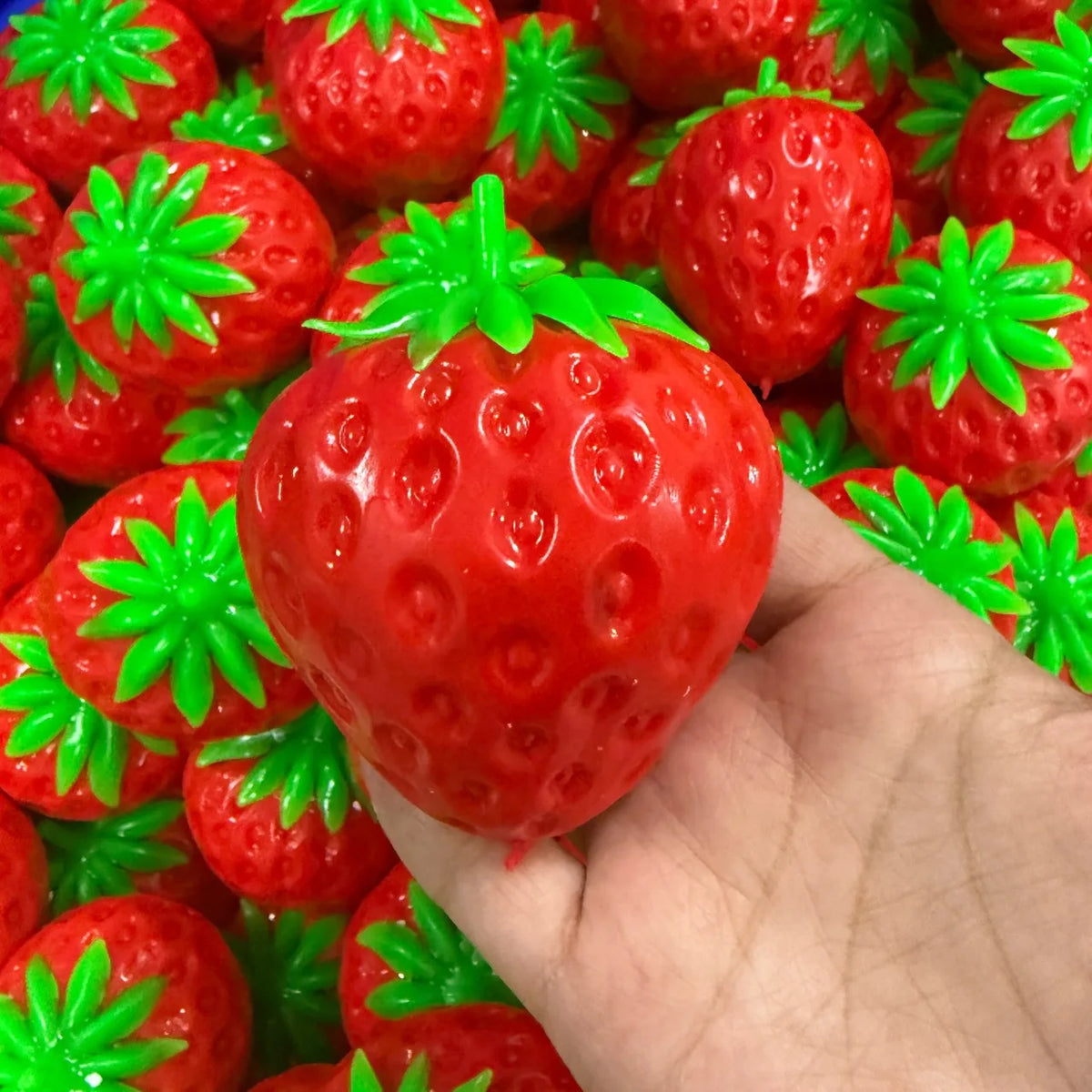 New Crunchy Strawberry Fruit Squishy
